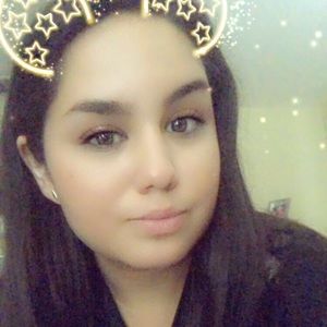 Meet your Posher, Elisa